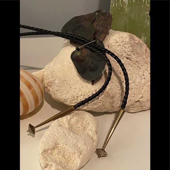 Black leather necklace with Faces - Picture 5 of 6